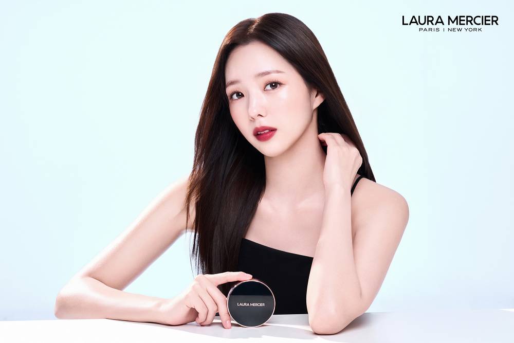 Chae Soobin Brings Fresh Energy to Laura Mercier’s Summer Look